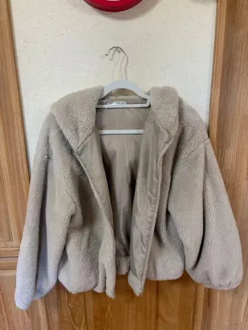 CONTINUER DE NICE CLAUP 후드 부착 보아 자켓