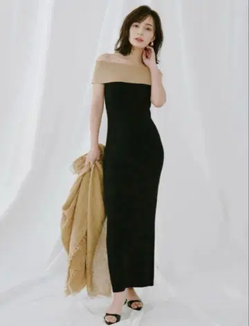 미사용 anuans 문넥 니트 원피스 블랙 베이지