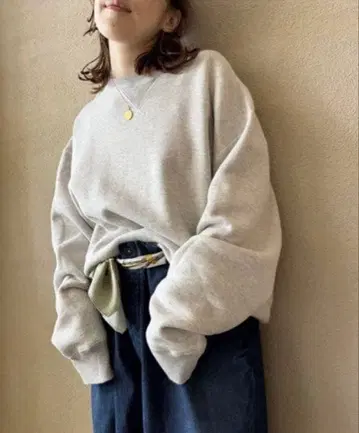 치말라 탑 그레이 빈티지 크루 스웨트/치말라