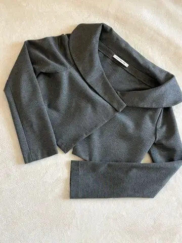 그레이 숏 기장 가디건 사이즈 38