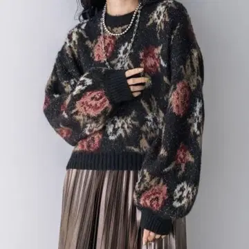 새상품급 지나시스 5G 플라워 라메 페더 풀오버 꽃무늬 니트