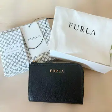 새상품 미사용 FURLA 블랙 가죽 지퍼 미니 지갑