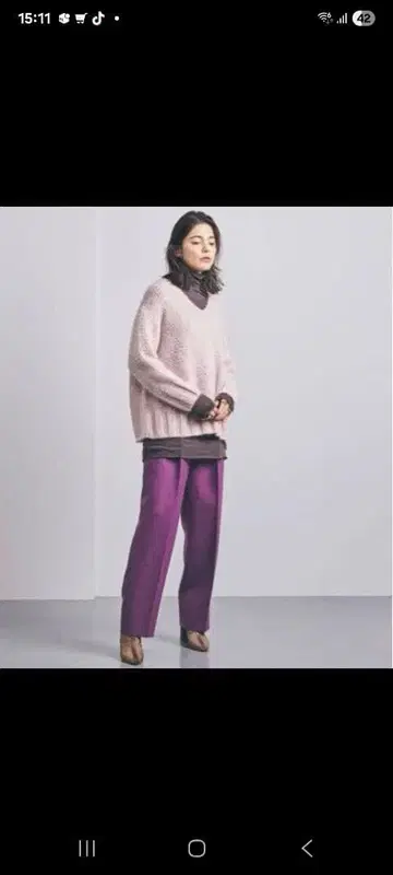 이우엔마토프 핑크 V넥 모헤어 니트 새상품급