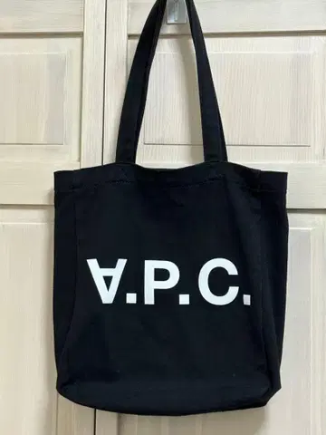 A.P.C. 토트백 블랙