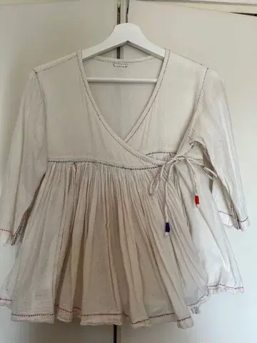 인도 케리야 아이보리 랩 스타일 튜닉 수작업 자수