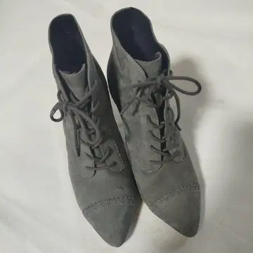 그레이 스웨이드 레이스업 부티