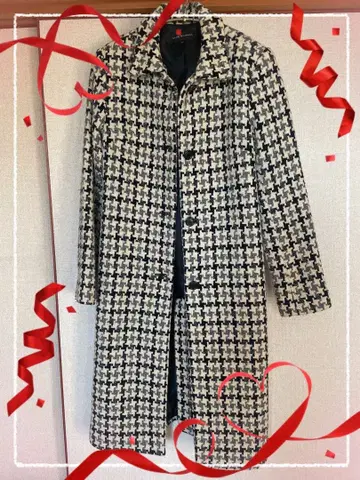 CLUB MONACO 체크 무늬 롱 코트 모델 착용