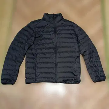 유니클로 울트라 라이트 다운 자켓 M 사이즈 블랙