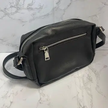 블랙 가죽풍 숄더백