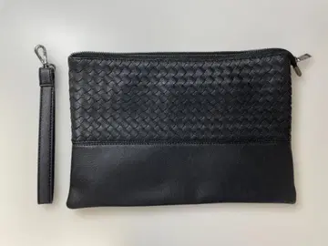 블랙 가죽 클러치백