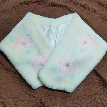 화이트 꽃무늬 자수 기모노 숄