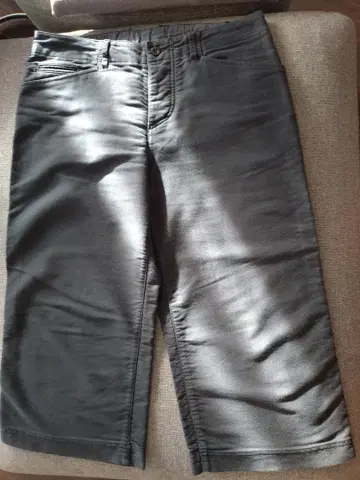 MHL 블랙 7부 기장 팬츠 백 포켓 부착