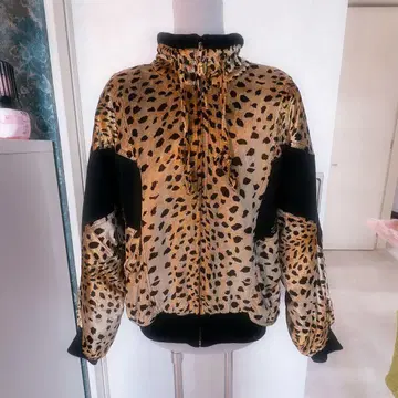 이타리야 이탈리아 레오파드 벨벳풍 점퍼