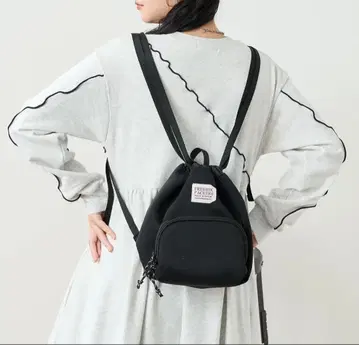 프레드릭 패커스 x 프릭스스토어 라운드 냅색 블랙