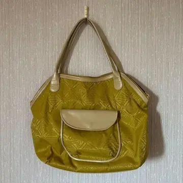 올리브 그린 핸드백 플랩 포켓 부착