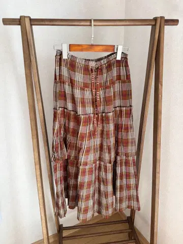 [ PINK HOUSE ] 체크 무늬 티어드 롱 스커트