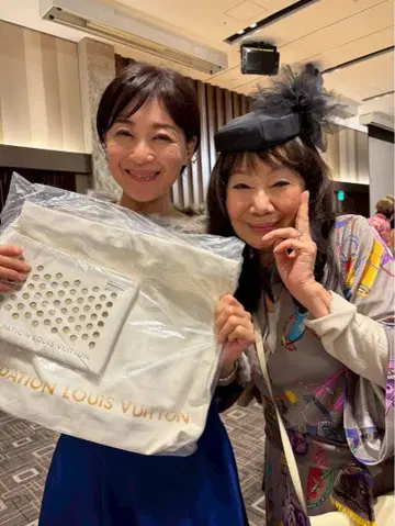 미라 오웬 드레이프 넥 니트 셋업