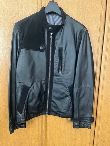 COMME CA COMMUNE 블랙 가죽 자켓