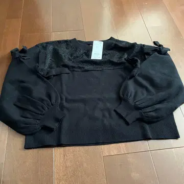 axes femme nostalgie 리본 포함 레이스 절개 니트 풀오버