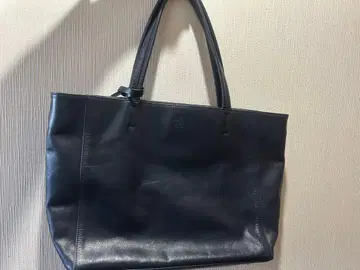 TAKEO KIKUCHI(다케오 키쿠치) 네이비 가죽 토트백