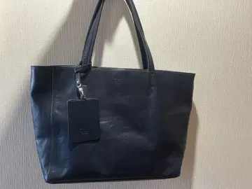 TAKEO KIKUCHI(다케오 키쿠치) 네이비 가죽 토트백