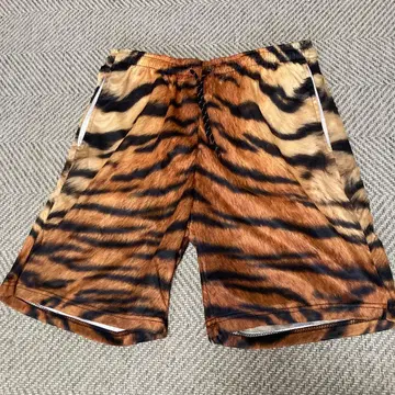 호랑이 무늬 숏팬츠 L 사이즈