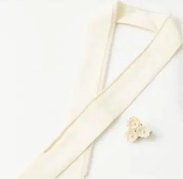 레이어트 카라와 꽃 모티브 헤어 클립 세트