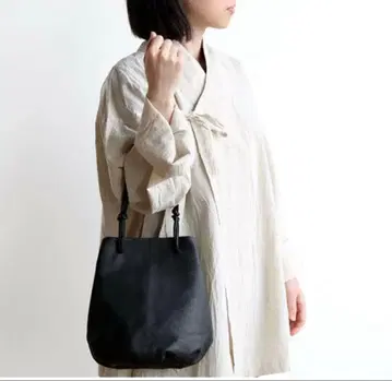 CLASKA DO 클래스카 복조리형 여성용 블랙 가죽 백