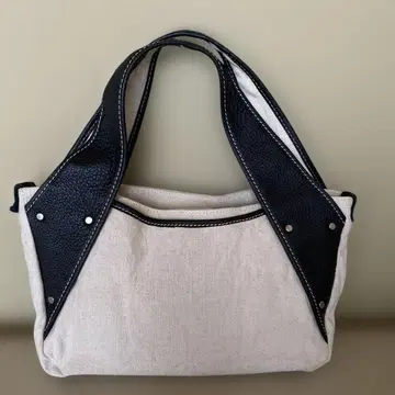 베이지와 네이비 토트백