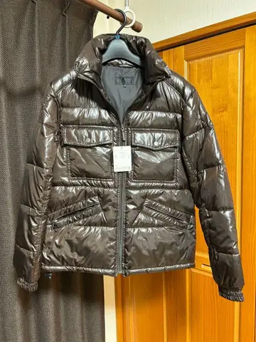 미사용 새상품 다운 자켓 레어 컬러 짙은 갈색