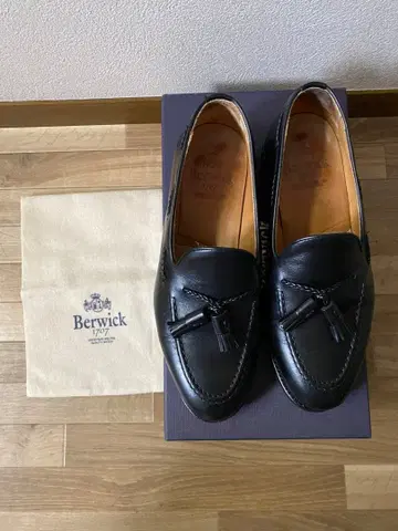 [ Berwick ] 버윅 태슬 로퍼 UK6.5 (블랙)