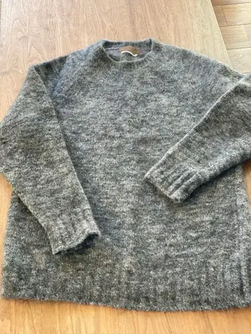 래글런 슬리브 크루넥 니트