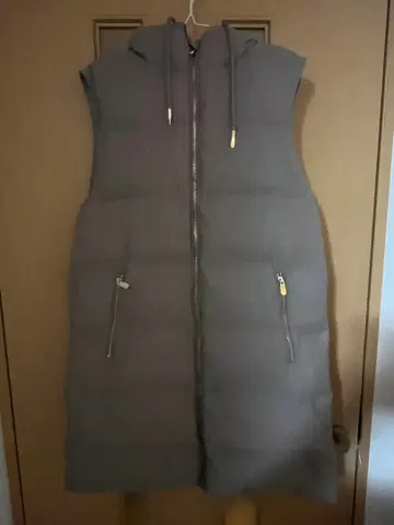 ZARA 베이지 다운 베스트 M