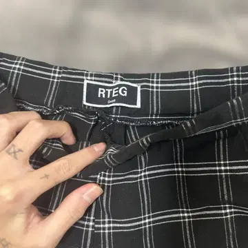 RTEG 체크 무늬 캐주얼 팬츠 S 사이즈