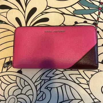 [주말 한정 세일] 마크 제이콥스 장지갑 핑크/블랙