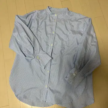 새상품급 뤼미에르 파랑과 화이트 스트라이프 버튼 다운 셔츠