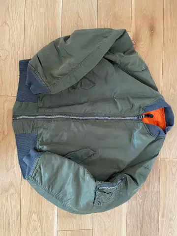 MA-1 플라이트 자켓 올리브 그린