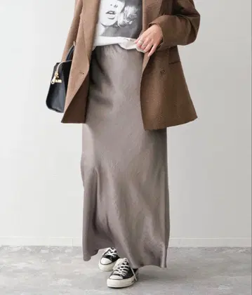 [ Spick & Span ] 새틴 플레어 스커트