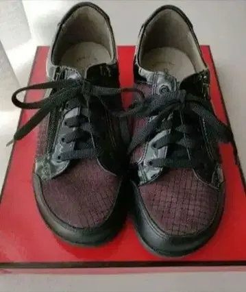 컴포트 슈즈 지퍼 달린 스니커즈 이탈리아제 새상품급