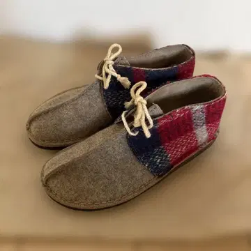 CLARKS ORIGINAL 울 부츠