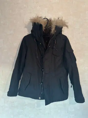 퍼 달린 블랙 자켓 johnbull