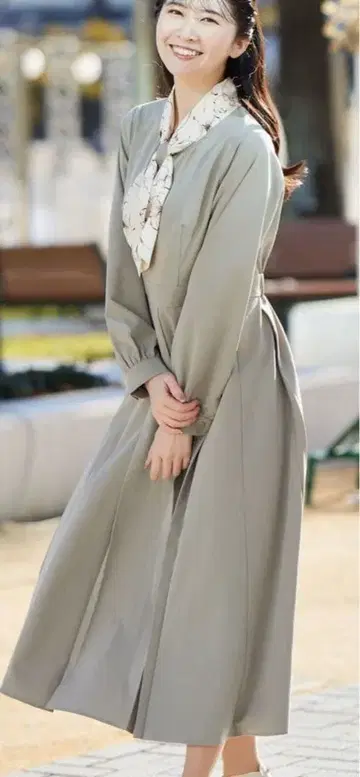 꽃무늬 보타이 원피스 Andemiu