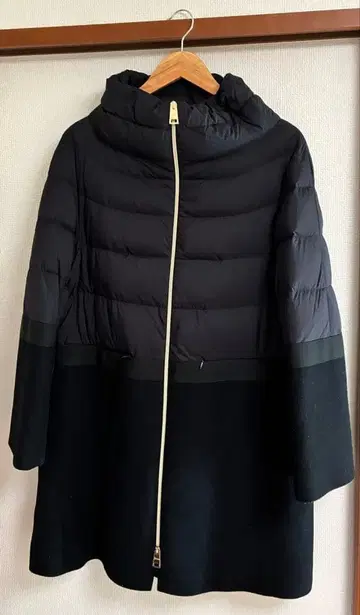 [ 새상품급 ] HERNO 헬로노 다운 코트 블랙 네이비