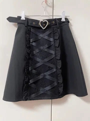 ROJITA 프릴 레이스 블랙 플레어 스커트