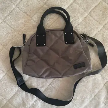 그레이 퀼팅 숄더백