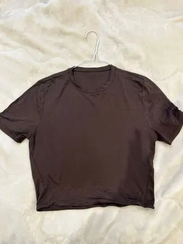룰루레몬 Nulu 크루넥 다크 브라운 크롭 반팔 T셔츠