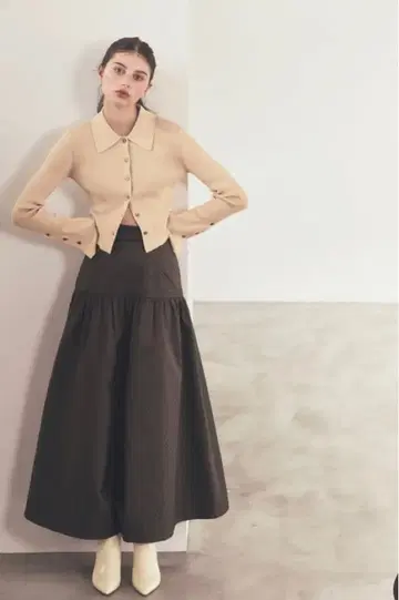 에메인 Aimeine 허리 쉐이프 자카드 볼륨 스커트