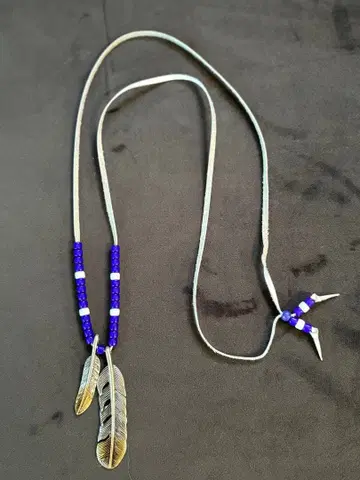 깃털 모티브 롱 목걸이