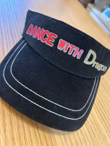 DANCE WITH Dragon 댄스위드드래곤 바이저 DWD