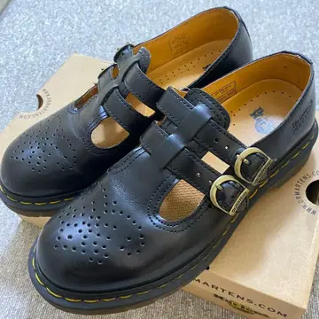Dr. Martens 멜리 제인